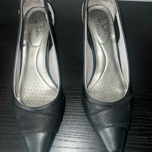 Life Stride comfort systems black heels